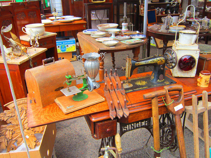 Cagliari - Mercatino viale Trento 2