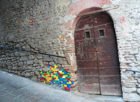Jan Vormann - Lego street art
