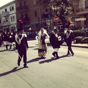 Matrimonio selargino 2012 - La sposa in processione