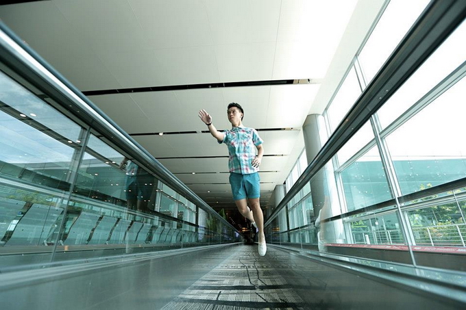 Le persone levitanti di Jeff Cheong e Jayden Tan