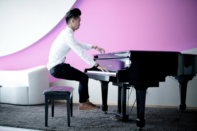 Le persone levitanti di Jeff Cheong e Jayden Tan