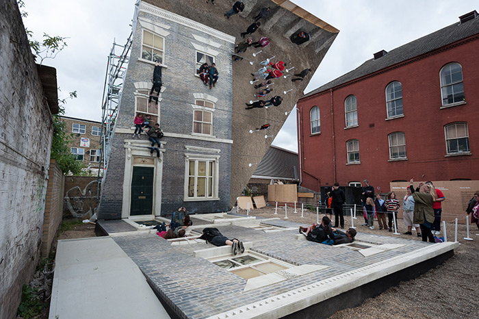 Leandro Erlich
