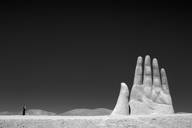 Mario Irarrazabal - El Mano del Desierto