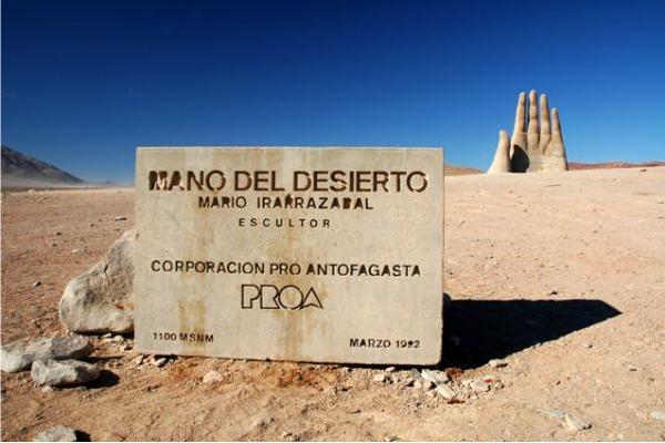 Mario Irarrazabal - El Mano del Desierto