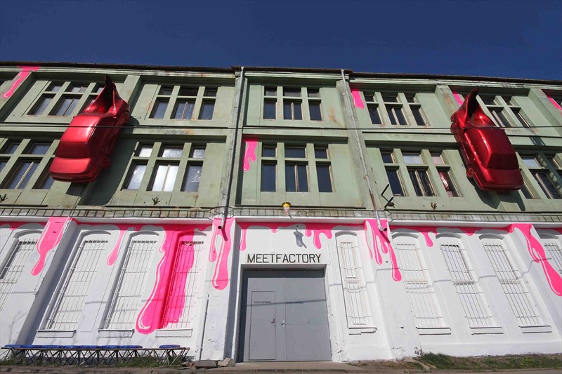 David Cerny - Červená auta