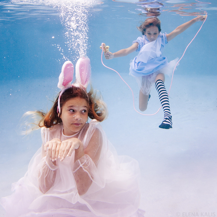 Elena Kalis - Alice in waterland