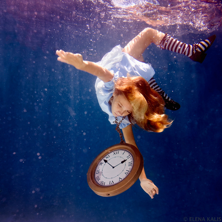 Elena Kalis - Alice in waterland