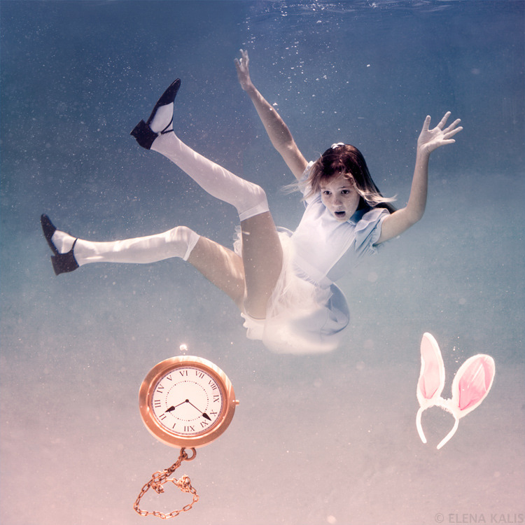 Elena Kalis - Alice in waterland