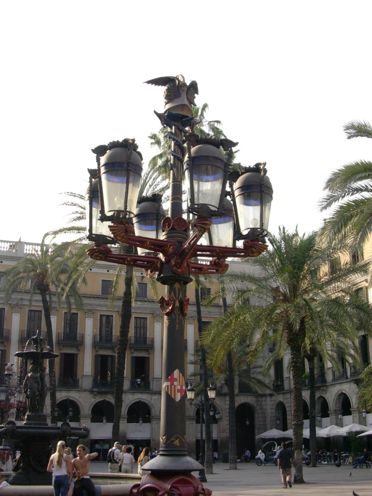 Lampioni di Plaça Reial