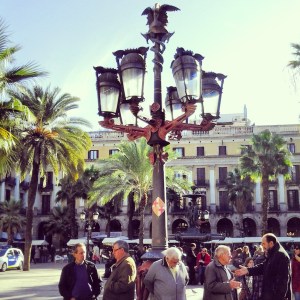 Barcellona - Placa Reial - lampione progettato da Gaudì