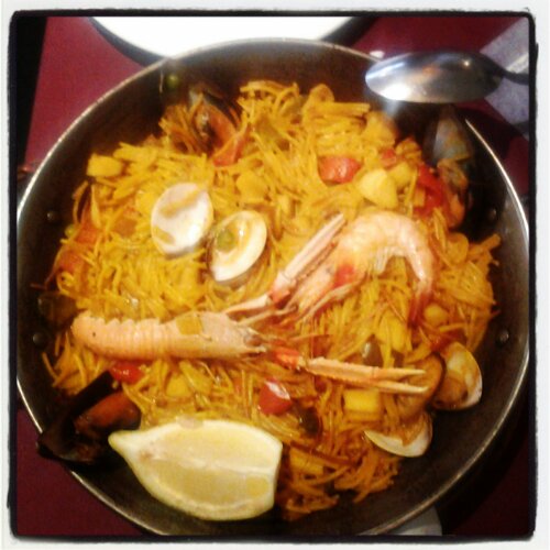 La paella insapore sulle Ramblas