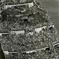 Nave affollata riporta le truppe americane al porto di New York dopo il V-Day, 1945