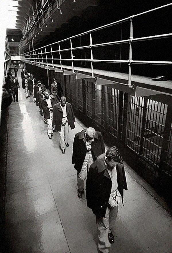Gli ultimi priogionieri di Alcatraz in partenza, 1963