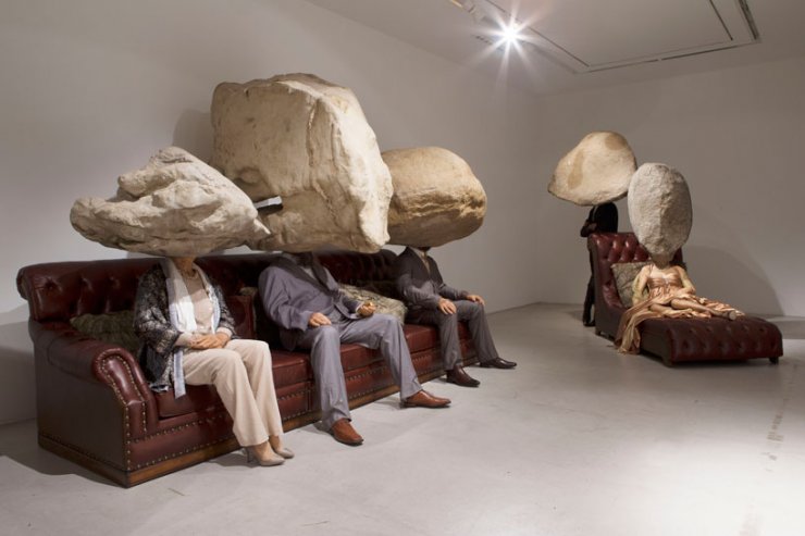 Installazione degli artisti cinesi Sun Yuan e Peng Yu