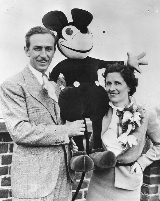 Walt e Lillian Disney con Mickey - 1935