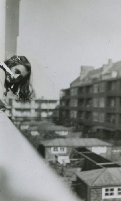 Una foto molto rara di Anne Frank. Merwedeplein, Amsterdam, maggio 1941