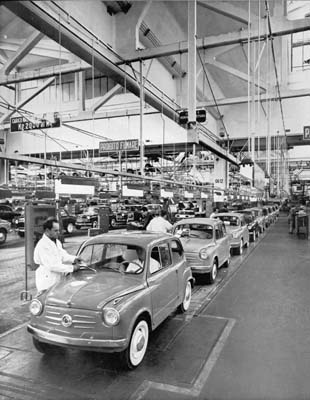Catena di montaggio a Mirafiori anno 1955