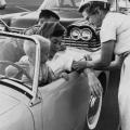 Una clinica Drive-in per il vaccino della Polio, Los Angeles, 1960