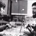 John Lennon e Che Guevara suonano le loro chitarre