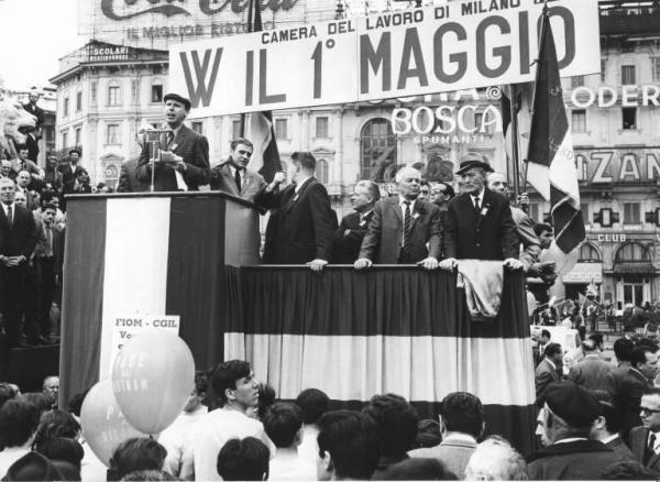 Manifestazione del primo maggio - Piazza del Duomo, 1968