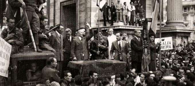 Sandro Pertini a Milano durante un 1 maggio negli anni Quaranta