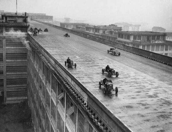La pista di prova sul tetto sulla fabbrica Fiat di Torino, 1928