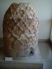 L'Omphalos di origini romane esposto al museo di Delfi