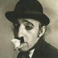Woody Allen come Charlie Chaplin. Fotografia di Irving Penn, 1972