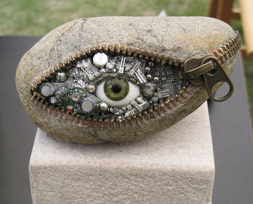 Scultura dell'artista giapponese Hirotoshi Ito