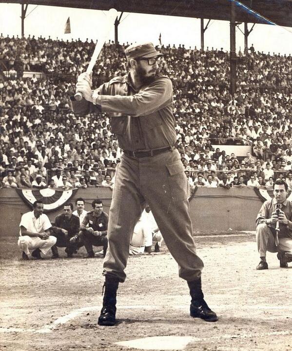 Fidel Castro gioca a baseball a L'Avana, 1959