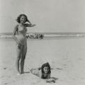 Anne e Margot Frank in spiaggia