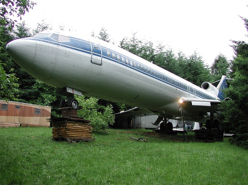 Il Boeing 727 trasformato in casa da Bruce Campbell