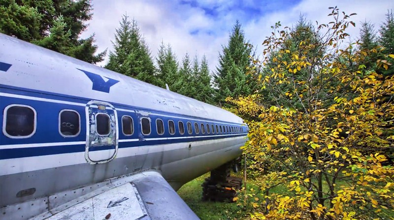 Il Boeing 727 trasformato in casa da Bruce Campbell