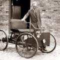 Henry Ford con la sua prima automobile, 1896