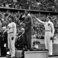 Jesse Owens vince l’oro nella Germania nazista