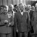 Joseph Stalin, Harry Truman e Winston Churchill alla conferenza di Potsdam del 1945