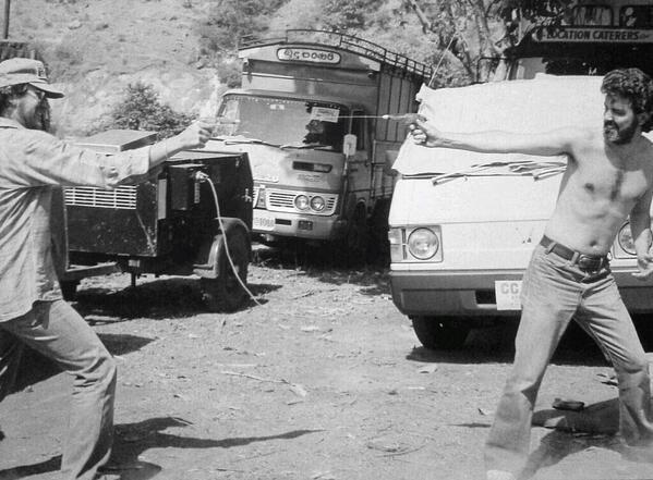 Steven Spielberg e George Lucas fanno una lotta a pistola ad acqua sul set di Indiana Jones e il tempio maledetto