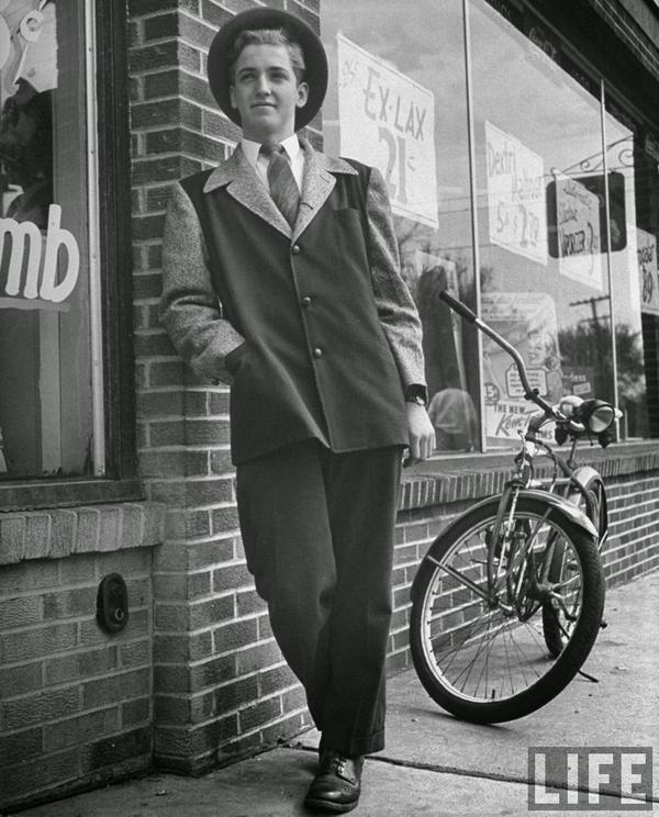 Adolescente vestito per il fine settimana, 1945 (via LIFE)