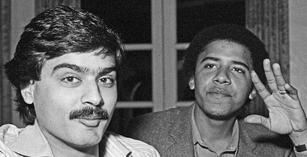 Barack Obama con un amico in Karachi, 1982
