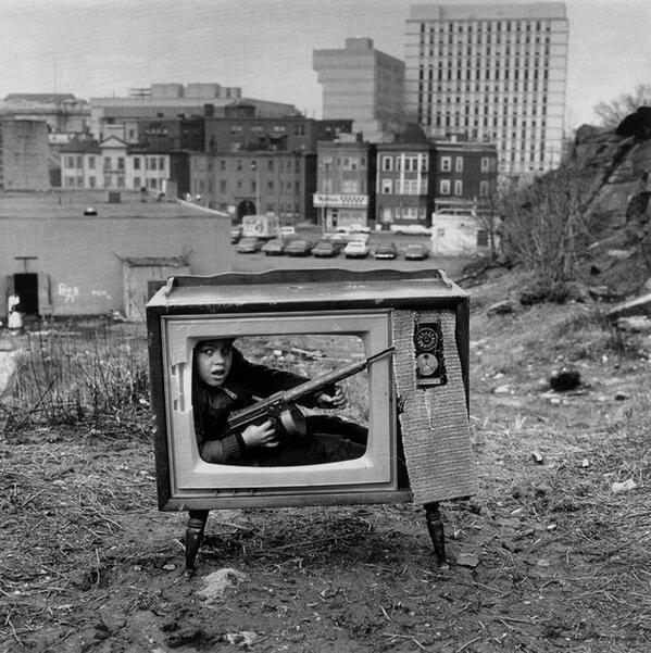 Bambino si nasconde in un televisore, Boston 1972
