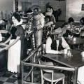 Dipendenti di Disneyland in una caffetteria nel 1961