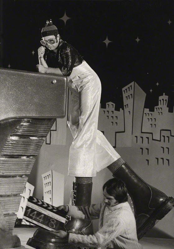 Elton John, 1975 (Foto di Terry O'Neill)