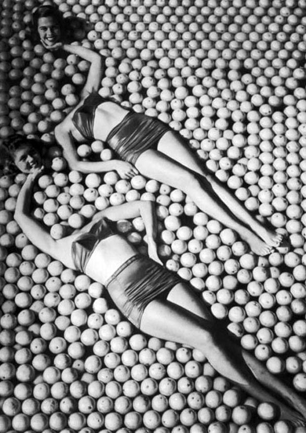 "Apples" del fotografo americano Sid Avery "Apples" del fotografo americano Sid Avery