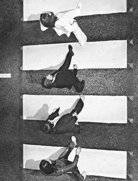 I Beatles che attraversano Abbey Road 1969