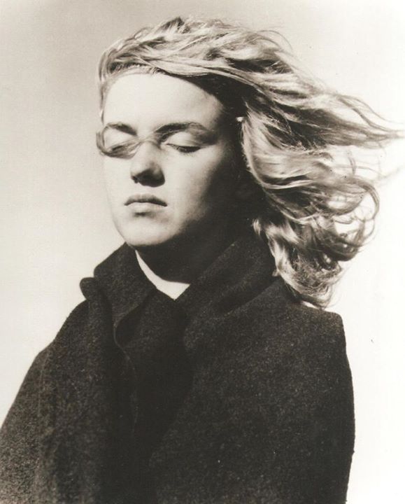 Norma Jeane Mortenson a 20 anni, colei che ha poi cambiato il suo nome in Marilyn Monroe, 1946 (Foto di Andrés de Dienes)