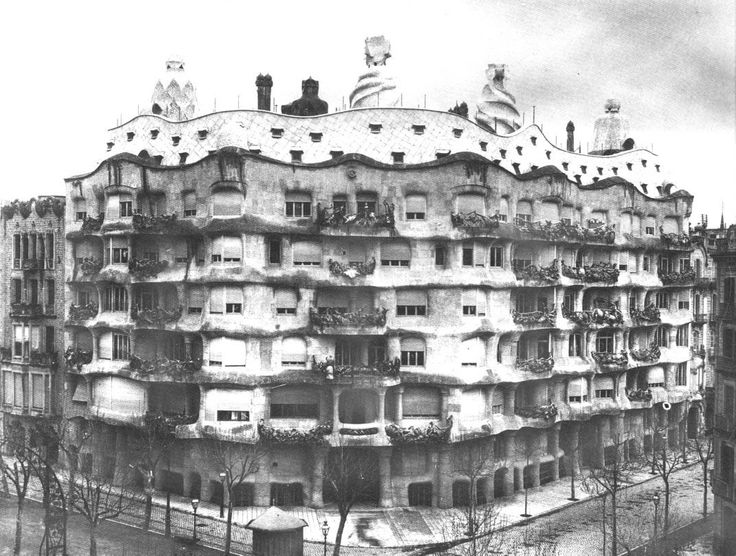 Casa Milá, Barcelona (1914)