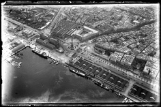 Vista aerea del porto di Barcellona dal idrovolante Savoia S.9 il primo volo commerciale da Barcellona a Maiorca. 18.03.1920