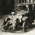 Auto con porta pedoni (Parigi, 1924)
