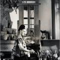 Frida Kahlo nel suo studio a Casa Azul