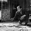 Jackson Pollock mentre fuma e dipinge